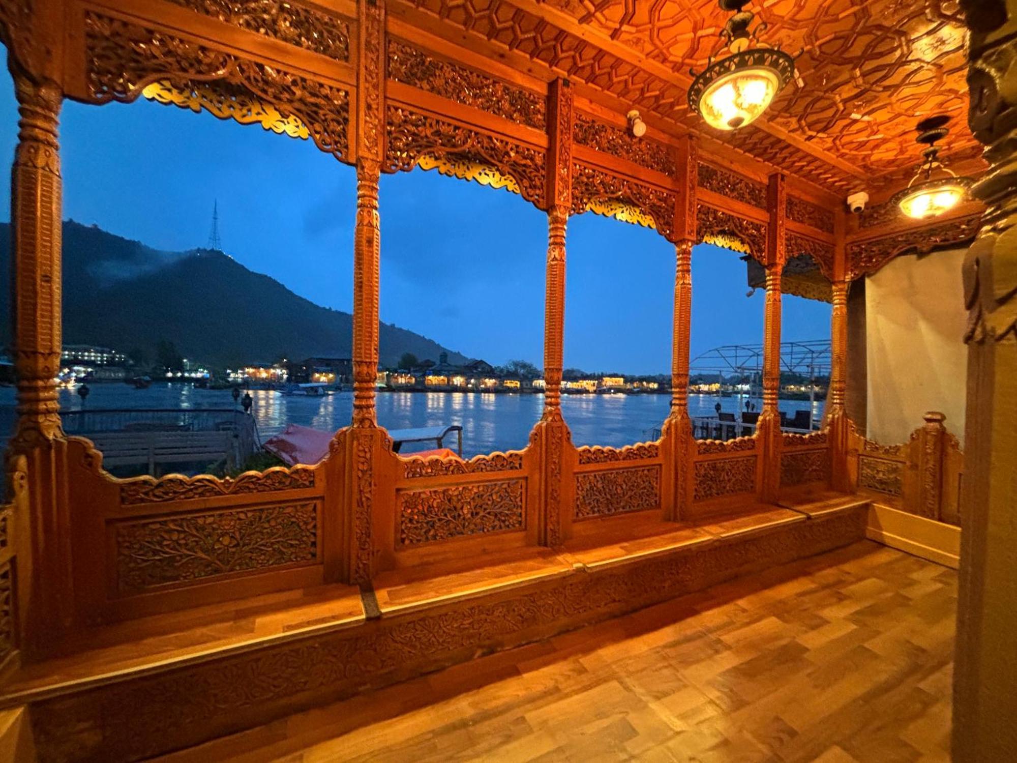 The Badyari Palace Houseboats Srīnagar Eksteriør bilde