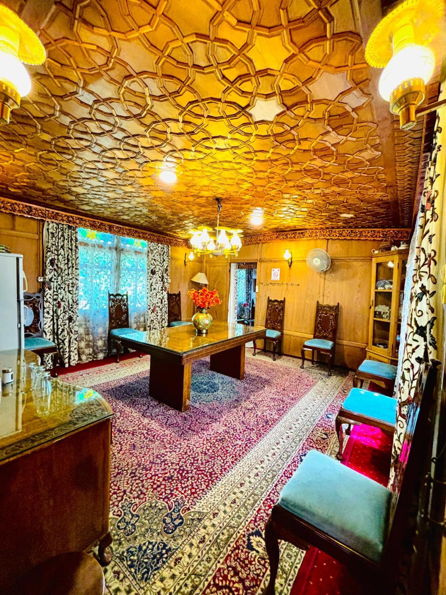 The Badyari Palace Houseboats Srīnagar Eksteriør bilde